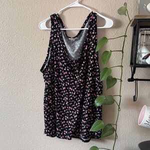 Plus boutique tank top black floral
